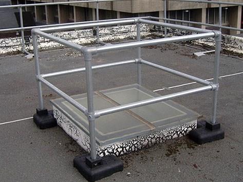 天窗隔離防護(hù)欄