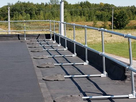 自立式屋面護(hù)欄